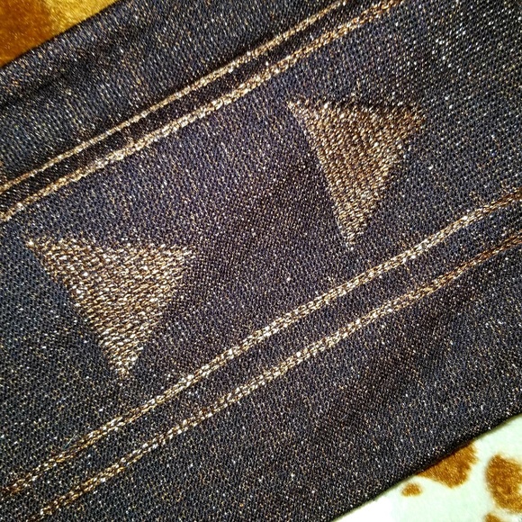 Vintage Glam Sweater - Picture 5 of 8